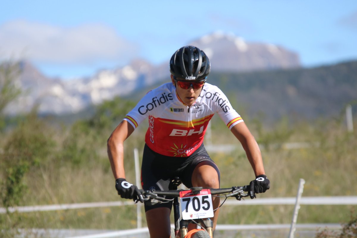 #CopaEspañaXCOCofidis | Carrera élite/sub23 féminas - 2/4 vueltas 🏁

➡️ Rebecca Henderson se marcha en solitario. Más de un minuto de ventaja sobre Rocío García y más de uno y medio sobre Natalia Fischer

➡️ Capellà domina en junior

<a href="/ciclistacofidis/">Cofidis Likes Ciclismo</a> <a href="/ccedelweiss/">ccedelweiss</a>
