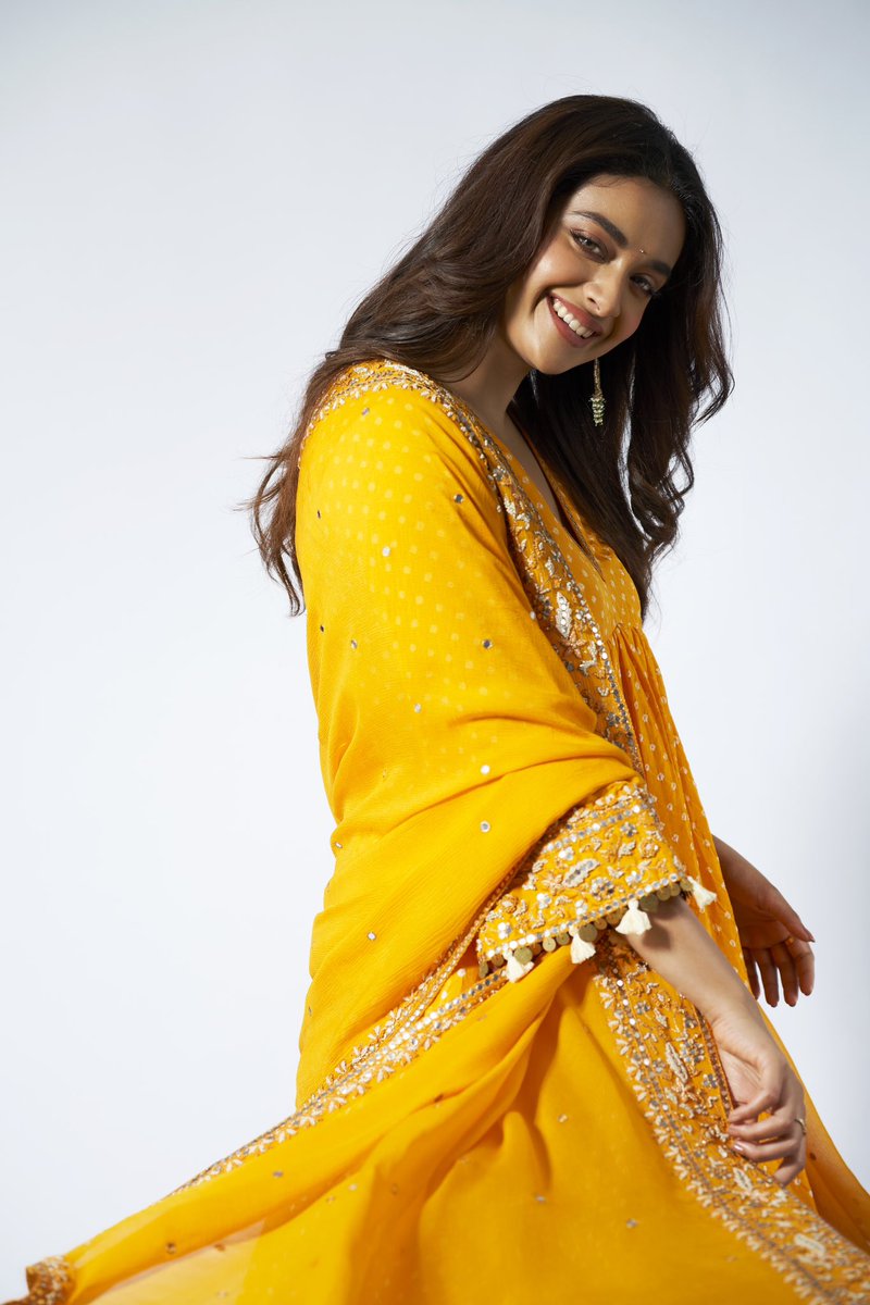 KeerthyOfficial's tweet image. Yelloveee 💛