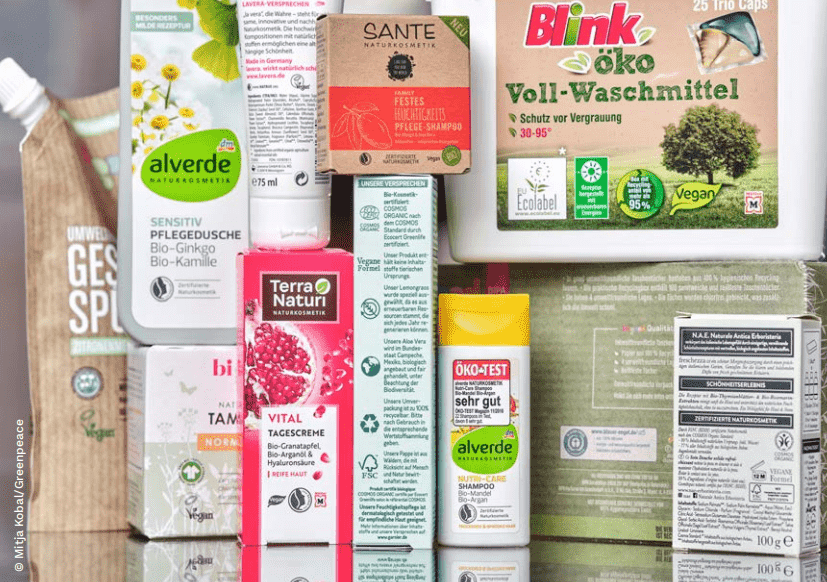 OptionMagazin's tweet photo. Der Greenpeace-Marktcheck hat Putzmittel aus den österreichischen Drogerien und Supermärkten unter die Lupe genommen. Das Ergebnis ist eindeutig: Zwei Drittel der Produkte in den Regalen sind unnötig und enthalten teilweise Chemikalien, die gefährlich für Mensch und Umwe... https://t.co/GlF3VOAUcO
