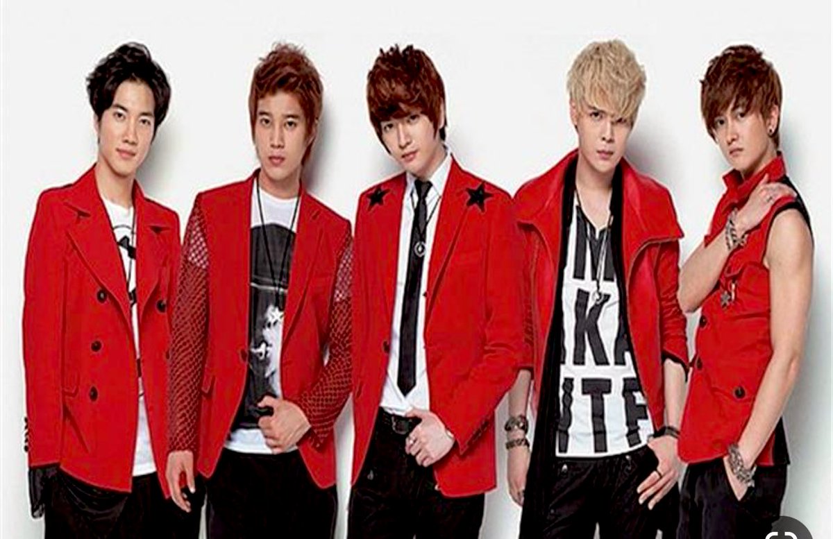 دول رفضت دخولها ومنها الصين واليابان واليوم نحن نسمح ونسهل بل وندعوا جماهير الشباب لحضورها عجيب ؟!!! وهي لا تمت لنا بصلة لا في عقيدتنا ولا لغتنا ولا قيمنا وعاداتنا ، لا نقبل بها في أرضنا #لا_لدخول_كيبوب_عمان