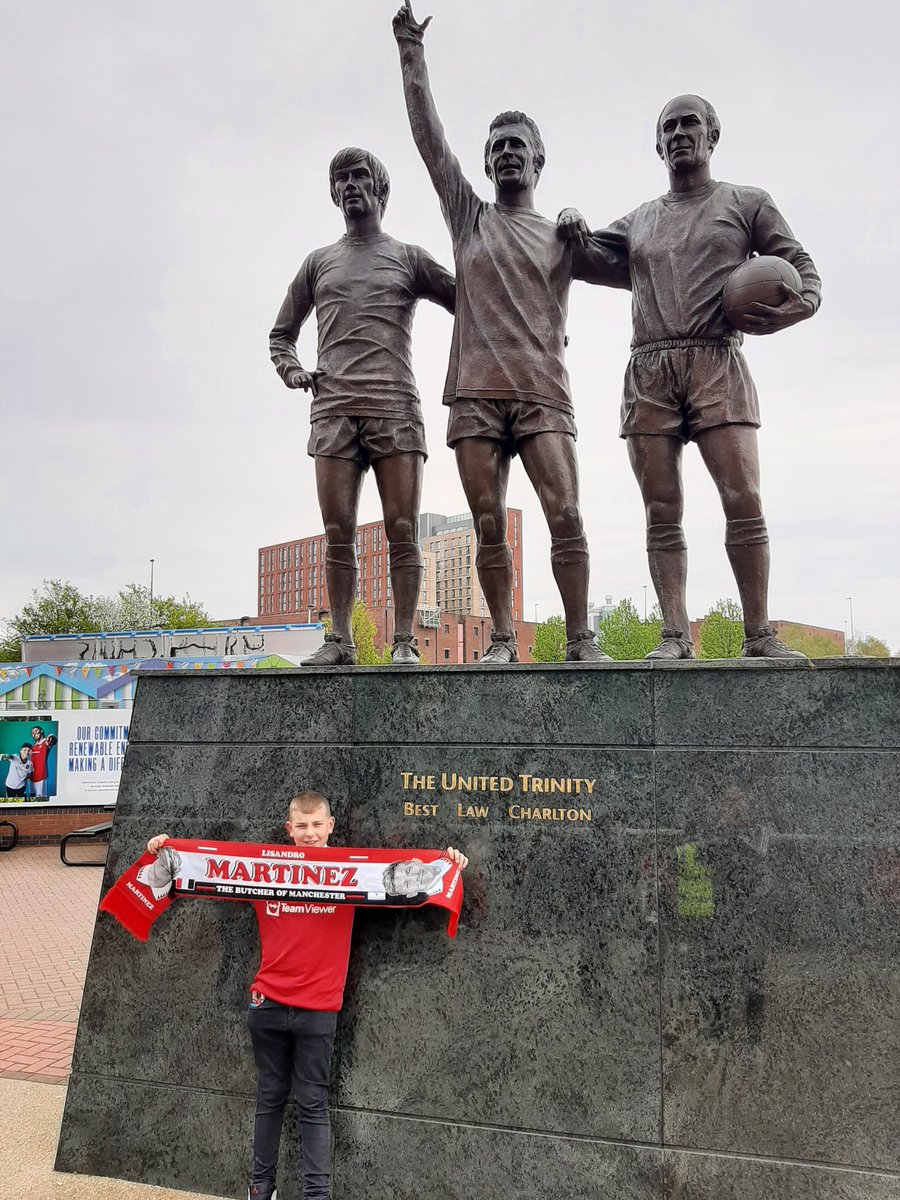 Chris tweet media