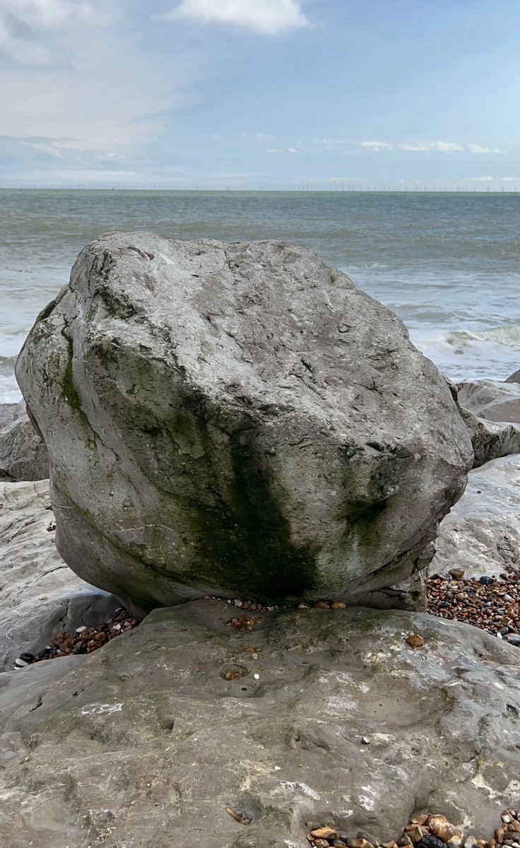 mitzideluca's tweet photo. Happy Sunday vibes. Lancing beach looking blueโ๏ธ
#Nature #Sea #Beach #Lancingbeach #WestSussex #Meditation #Sunday #weekendvibes #mindful #shadesofblue #sundayvibes #naturelovers https://t.co/pQuA8fYqbO