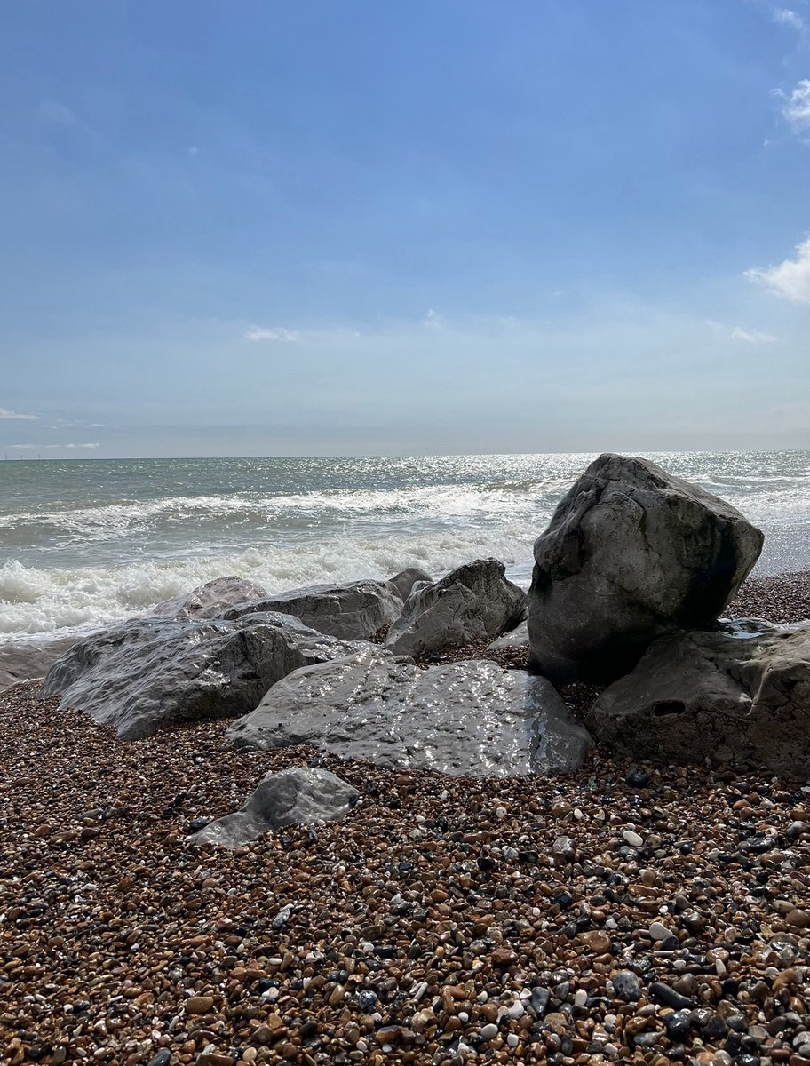 mitzideluca's tweet photo. Happy Sunday vibes. Lancing beach looking blueโ๏ธ
#Nature #Sea #Beach #Lancingbeach #WestSussex #Meditation #Sunday #weekendvibes #mindful #shadesofblue #sundayvibes #naturelovers https://t.co/pQuA8fYqbO