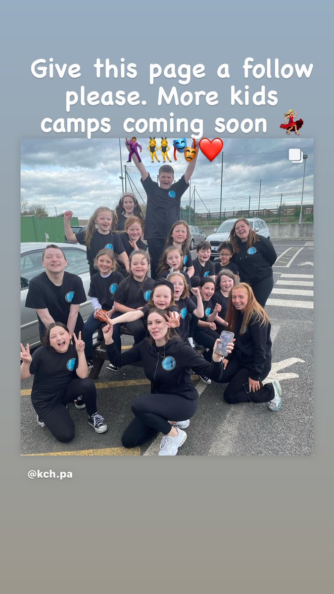 BreretonJenny's tweet photo. Far right , the smily tall kid, she’s mine! She has started arts camps in our community, she was raised in a “socially deprived area” we are working class and she has done all of this by herself. I couldn’t be more proud. #kidsactivities #mompride #arts https://t.co/9HOQn8k4ZL