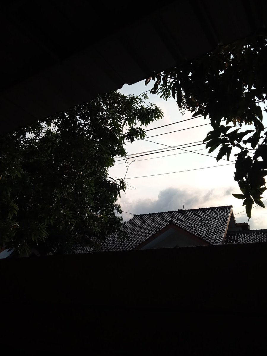S1x95Eleve's tweet photo. My weather is very bad, global https://t.co/yn8F0nwC7m