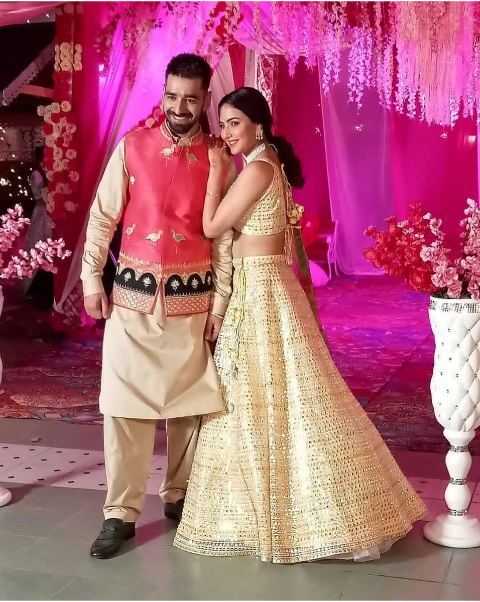 MettBeauty's tweet photo. Congratulations to the entire team of #PaniDiGal for crossing 350M+ views with 3.1M likes!🥳 🎊🔥
@jasminbhasin • @WhiteHillMusic_
#JasminBhasin #Jasminians #Jasminder #Maninderbuttar
Link :- https://t.co/NblAyaDweq https://t.co/lVqkbceB9Z