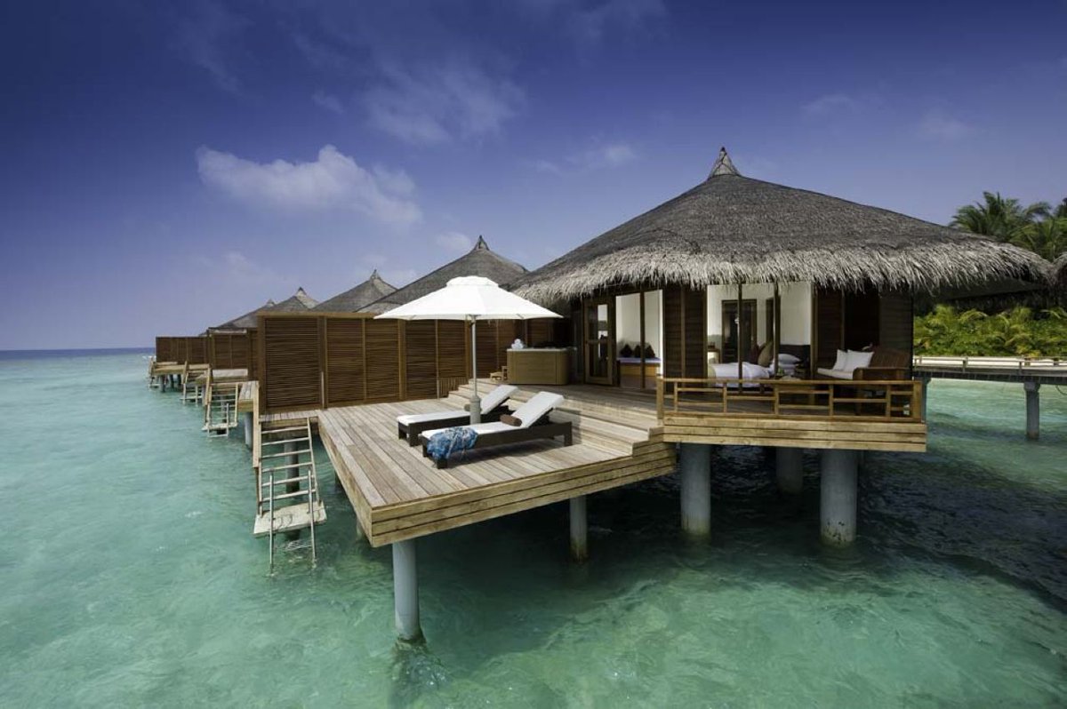 The Travel Suite (@travelsuiteie) on Twitter photo Immerse yourself in pure luxury and tranquility this New Year's at the <a href="/KuramathiResort/">Kuramathi Maldives</a>.
With its pristine beaches and world-class amenities, it's the perfect celebration:
bit.ly/3LDLwE6 Immerse yourself in pure luxury and tranquility this New Year's at the <a href="/KuramathiResort/">Kuramathi Maldives</a>.
With its pristine beaches and world-class amenities, it's the perfect celebration:
bit.ly/3LDLwE6