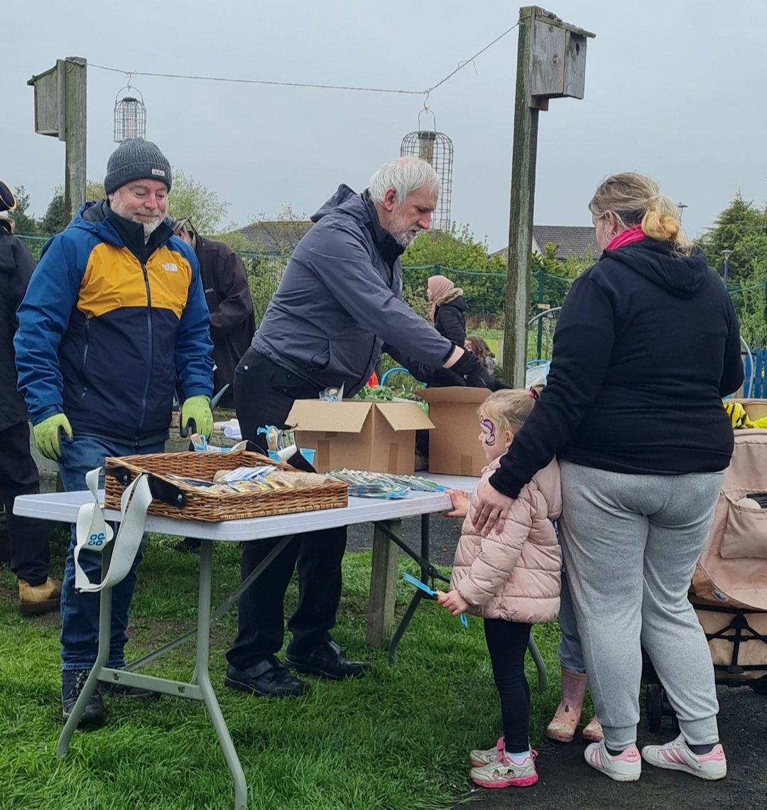 Great day <a href="/YLPSunflower/">Sunflower Pantry</a> event and the rain didn't stop the fun! Cycling workshops, dance classes by <a href="/SCOREscotland/">SCOREscotland</a>, planting in the community garden and cooking demo by <a href="/edinfoodsocial/">Edinburgh Food Social</a> it was great to see everyone come together <a href="/coopuk/">Co-op</a> #dignitychoicehope <a href="/yourlocalpantry/">Your Local Pantry</a>