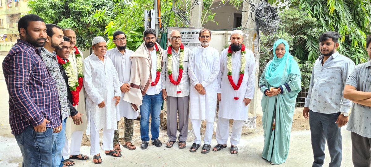 MohdRashedFaraz's tweet photo. On The Instructions of Hounarable @aimim_national President Barrister @asadowaisi Sb & @imAkbarOwaisi Sb.

GHMC Standing Committee Member & #AIMIM Shaikpet Corporator 𝐌𝐨𝐡𝐚𝐦𝐦𝐞𝐝 𝐑𝐚𝐬𝐡𝐞𝐝 𝐅𝐚𝐫𝐚𝐳𝐮𝐝𝐝𝐢𝐧 Inaugurated #VDCC Road At Rahul Colony Phase-2, Shaikpet Division, Jubilee Hills Constituency. The Estimate Cost of Project ₹13.9 Lakhs. Along With Subhan Sb,  Ethesham Sb,  Dr.Saleem Sb, Ansari Sb Other's Residents of Colony & AIMIM Primary Unit Farhan Bh, Sultan Bh,  Kashif Bh ...