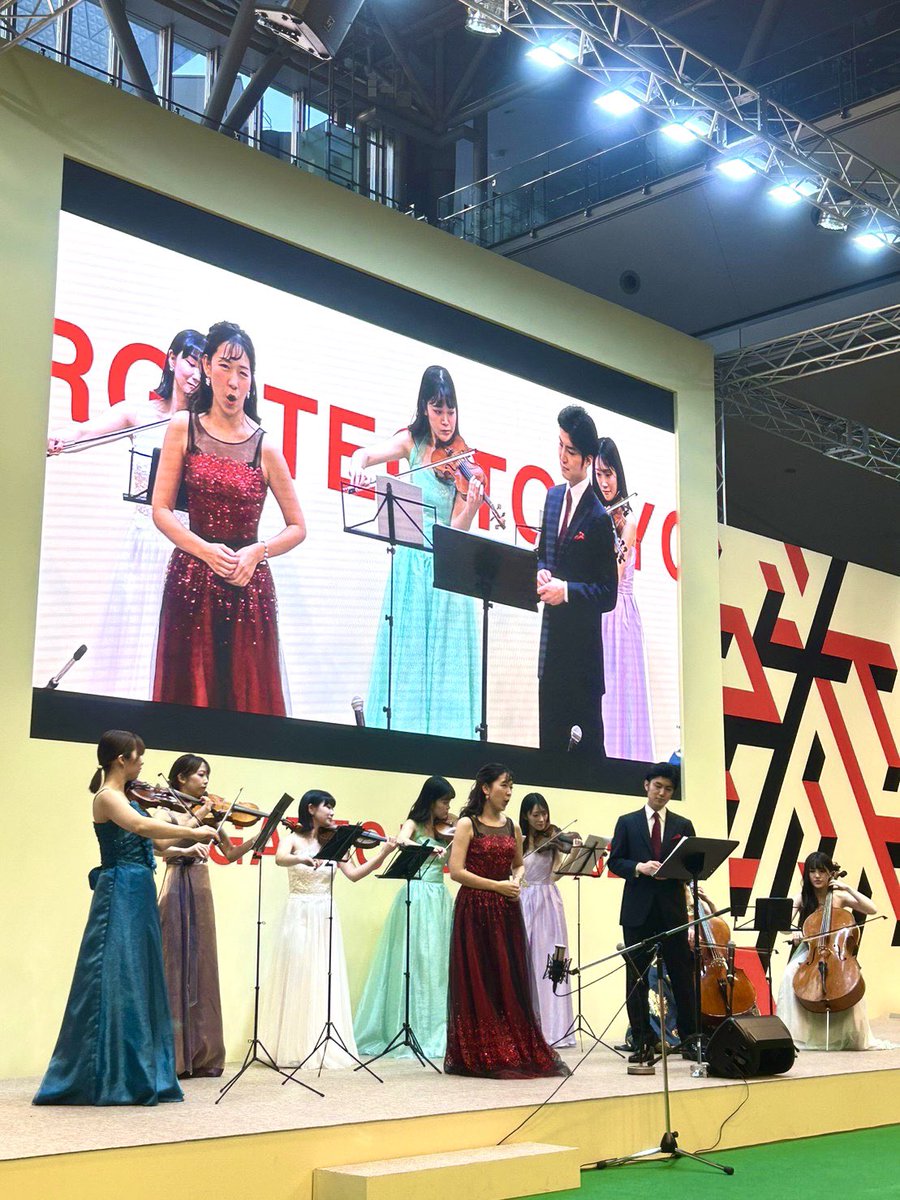 kanonnopagee's tweet photo. 先日、東京ビッグサイトにて行われていたオルガテック東京2023で演奏させていただきました！
とても広い会場で普段とは違う環境での演奏は貴重な経験となりました😳✨

#オルガテック東京2023 #ORGATECTOKYO https://t.co/rK3ePLxMS2