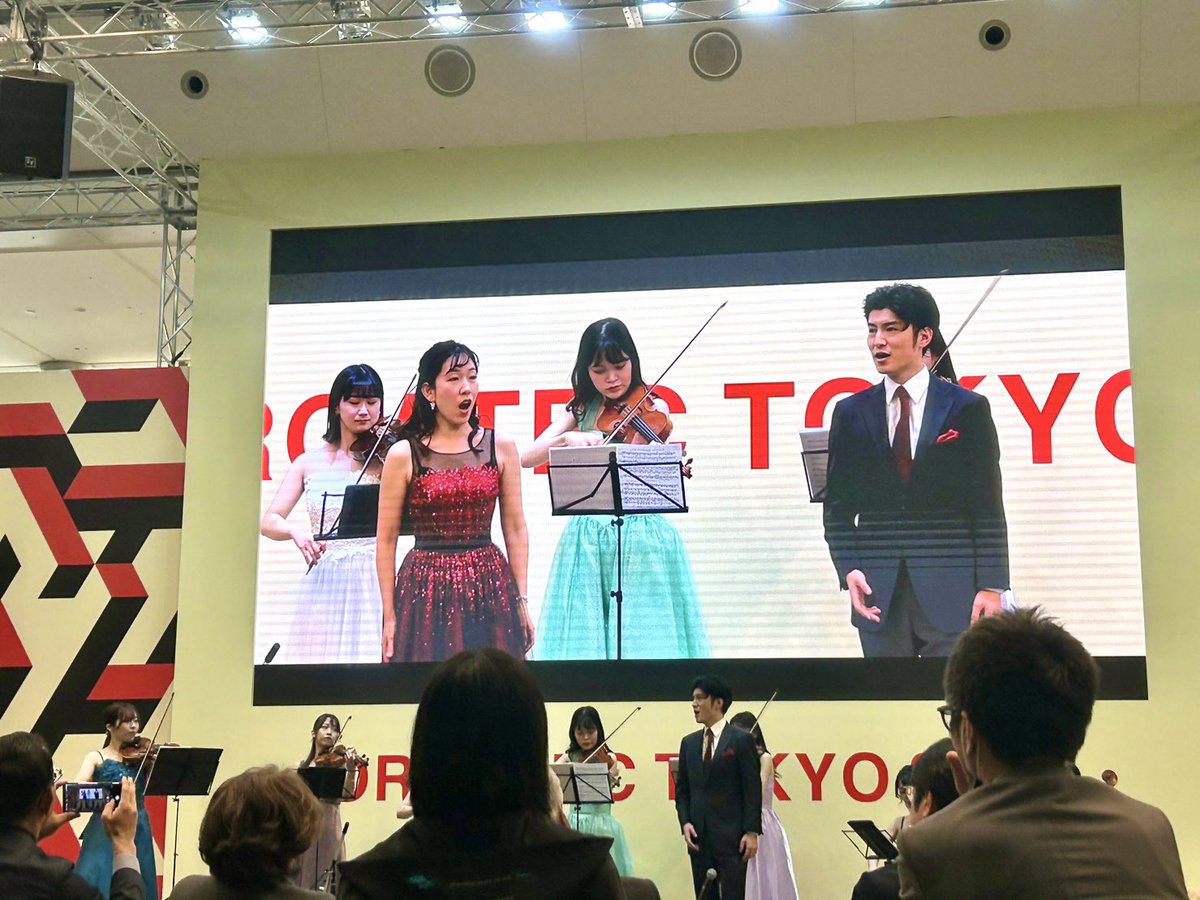 kanonnopagee's tweet photo. 先日、東京ビッグサイトにて行われていたオルガテック東京2023で演奏させていただきました！
とても広い会場で普段とは違う環境での演奏は貴重な経験となりました😳✨

#オルガテック東京2023 #ORGATECTOKYO https://t.co/rK3ePLxMS2