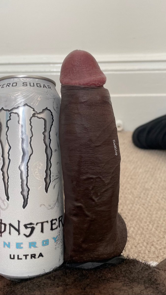 It’s not gonna suck itself. Throats who want to be slammed fuck deep, to the front of the line 🐴😈 #BigDick #MonsterDick #WellHung #Uncut #TeamGirth