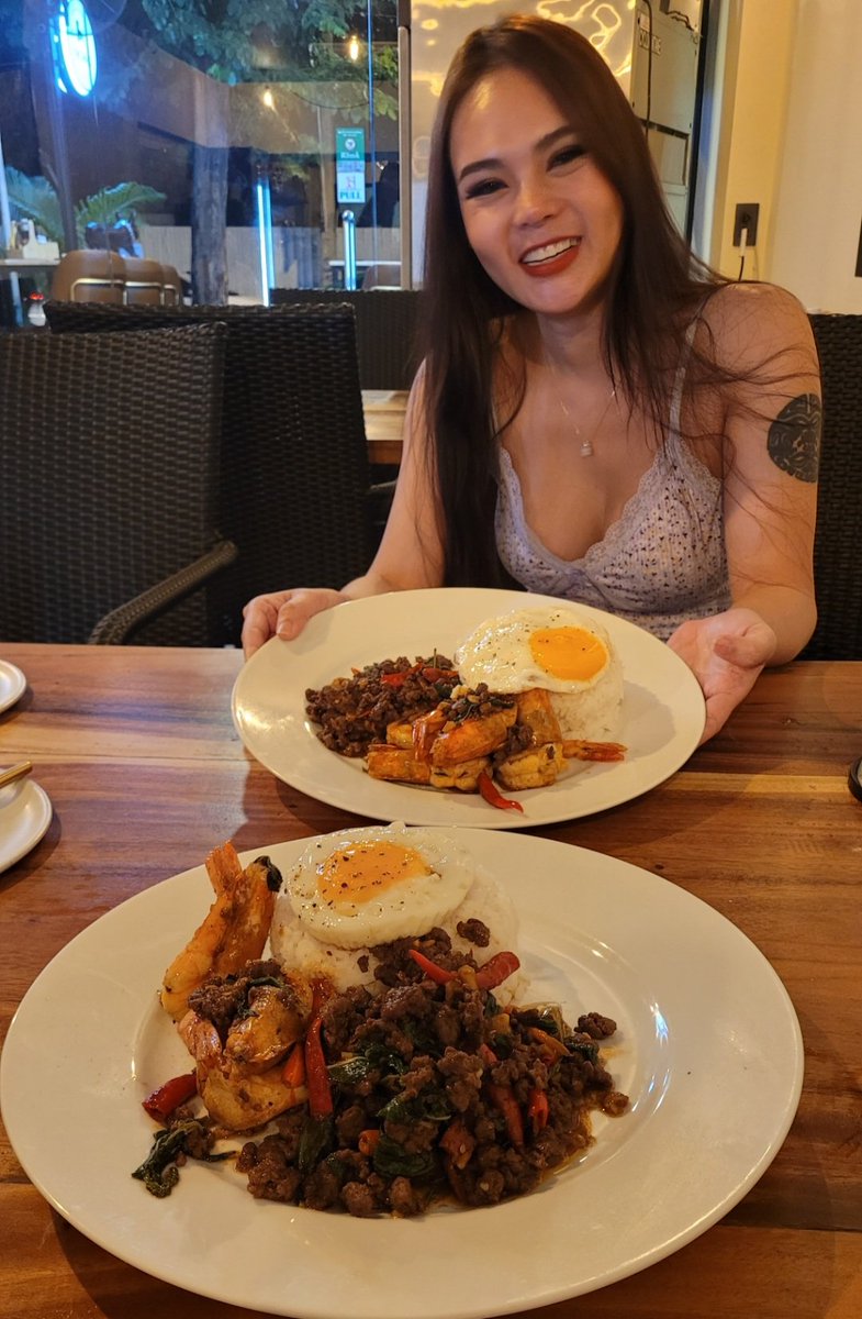 TheShackAsia's tweet photo. The Shack has gone Thai. That's right. After much demand we have added some Thai dishes to our amazing Smash Burger and Premium Australian Steak menu. Chef Naras Premium Australian Wagyu and King Prawn Krapow! Its delicious 😋
#Pattaya #krapow #Spicy #bangkok #thailand #aroii https://t.co/OX6h9UNHPw