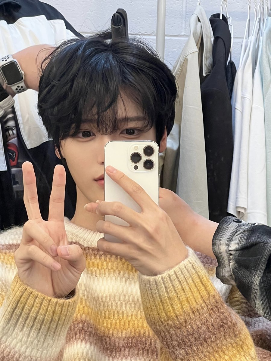 haneum_Official's tweet photo. [#한음]
안녕하세요 여러분! 
’첫사랑‘으로 데뷔하게 된 신인 가수 한음입니다!!
앞으로 다양한 장르, 다양한 모습으로 열심히 활동할 테니 예쁘게 지켜봐 주시고 많은 관심과 사랑 부탁드립니다♥️

#HANEUM #한음 #First_Love #첫사랑 https://t.co/QG8v1vdotS