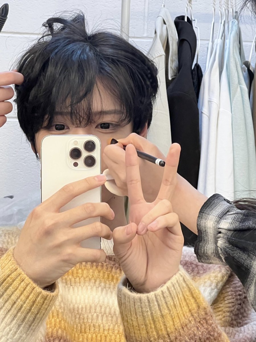 haneum_Official's tweet photo. [#한음]
안녕하세요 여러분! 
’첫사랑‘으로 데뷔하게 된 신인 가수 한음입니다!!
앞으로 다양한 장르, 다양한 모습으로 열심히 활동할 테니 예쁘게 지켜봐 주시고 많은 관심과 사랑 부탁드립니다♥️

#HANEUM #한음 #First_Love #첫사랑 https://t.co/QG8v1vdotS