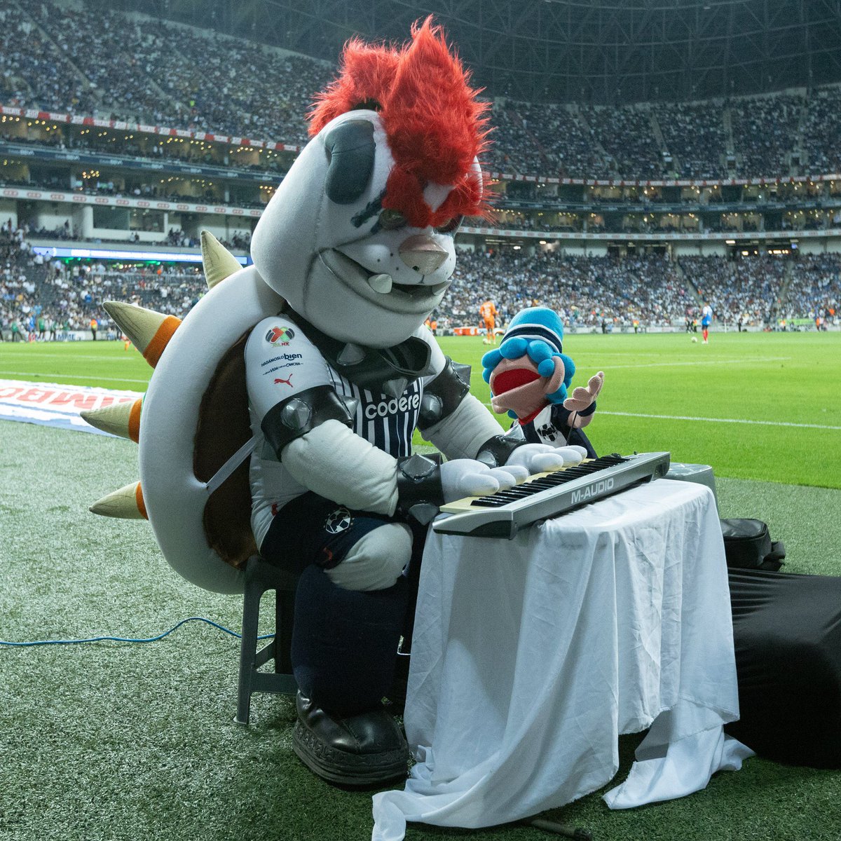 andremarinpuig's tweet image. 🎶Peaches, Peaches, Peaches, Peaches, Peaches 🎶

Así la mascota de Rayados.