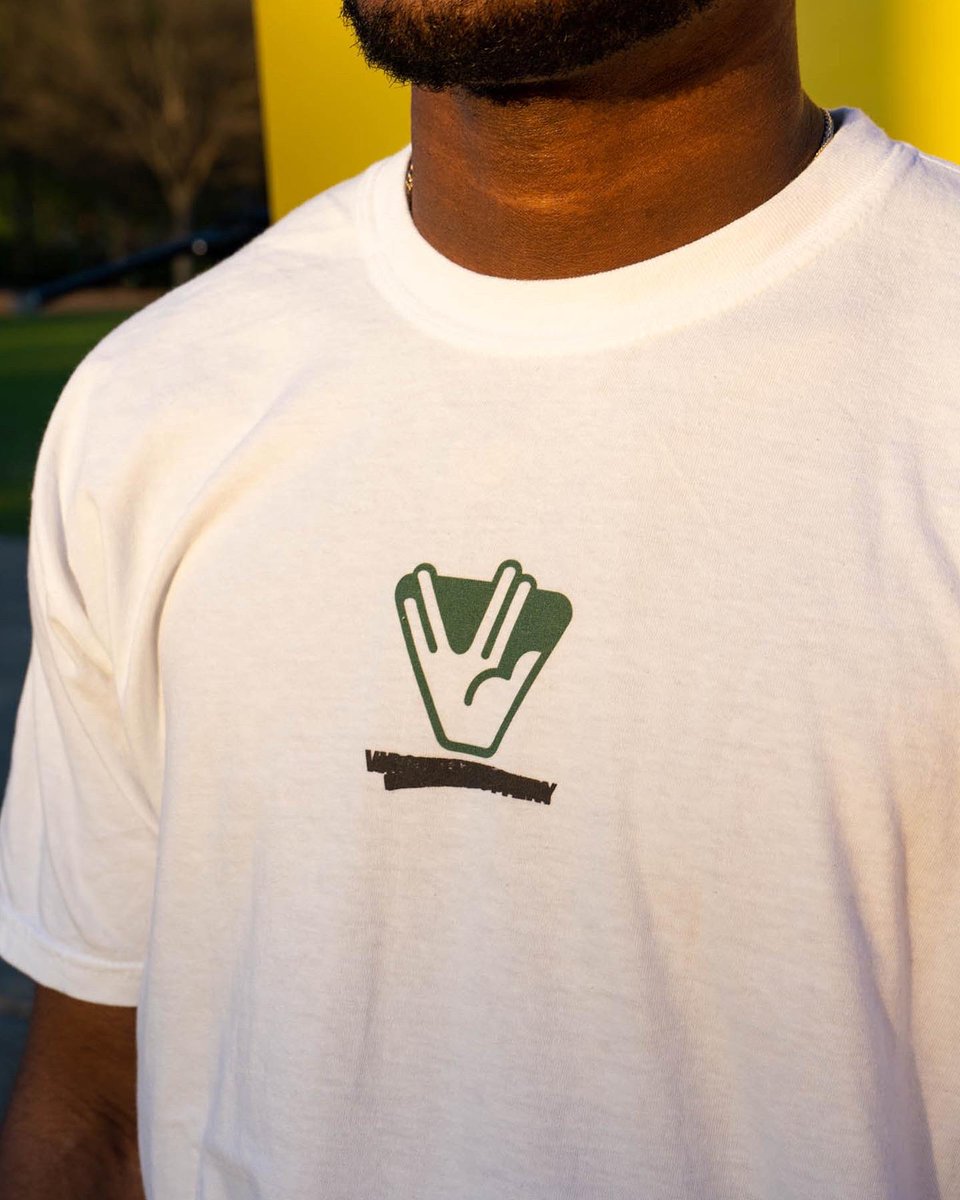 PSIMDOPE's tweet photo. Also like if anybody wants to help me get some of my Powerball tees to Pharrell and Friends tomorrow. Like…I have a box in my trunk. #sitw https://t.co/s48rIM2aXa