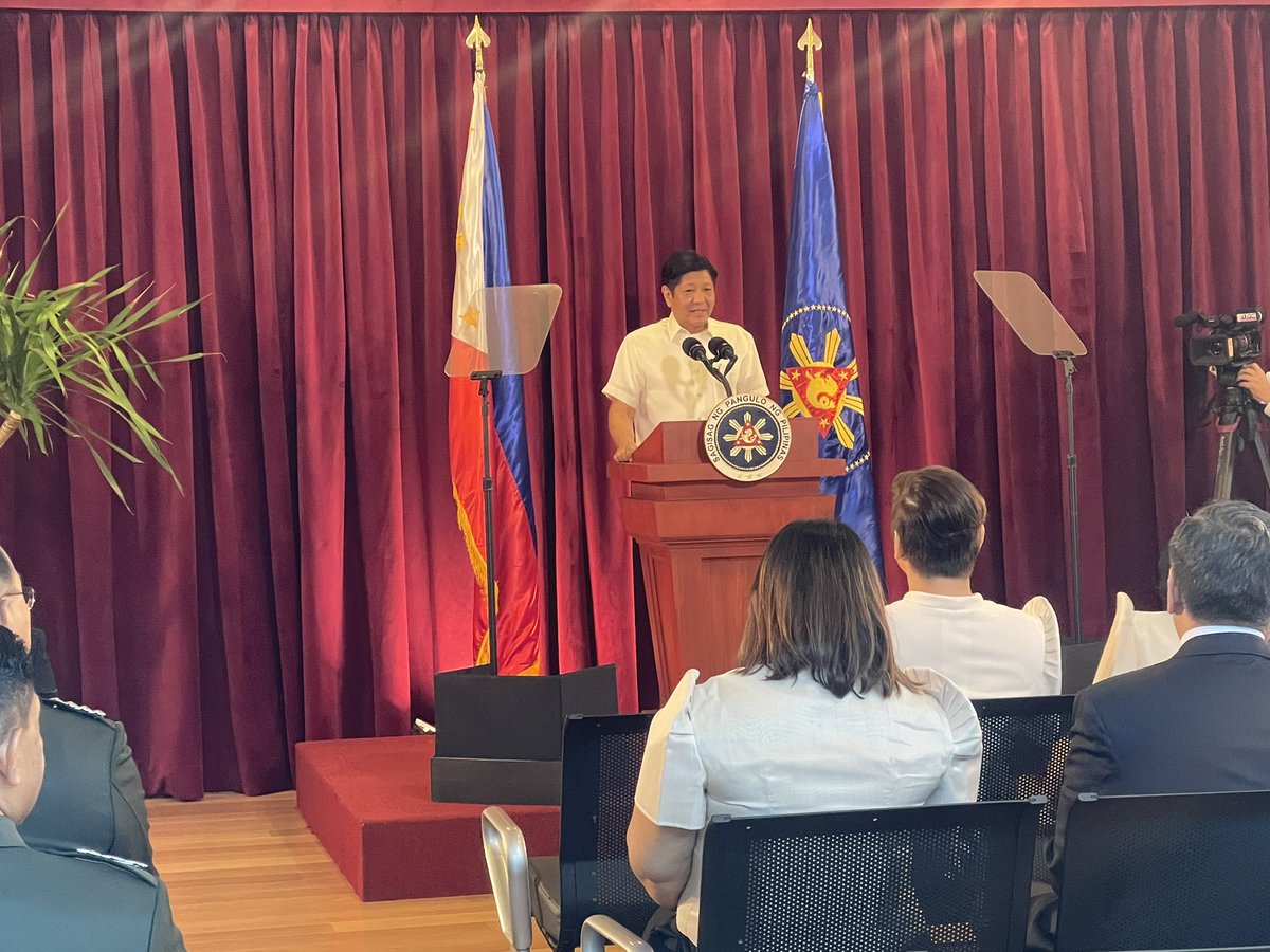 iamKatrinaSon's tweet photo. President @bongbongmarcos who is set to leave for an official visit to the US gives his speech at Villamor Airbase. He says that this visit is important  because they are part of the efforts to further reinforce our already strong bond with United States. https://t.co/nH2cGuu8L0