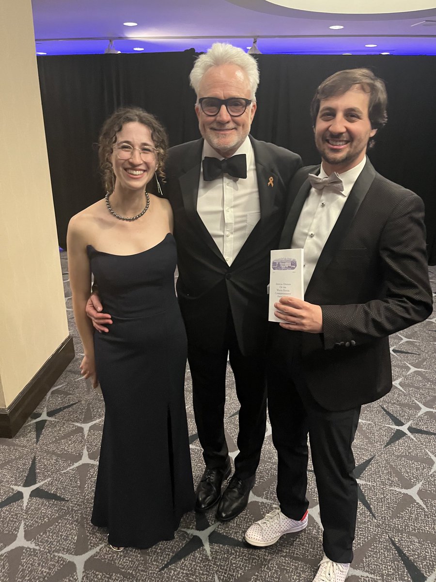 Bradley Whitford tweet media