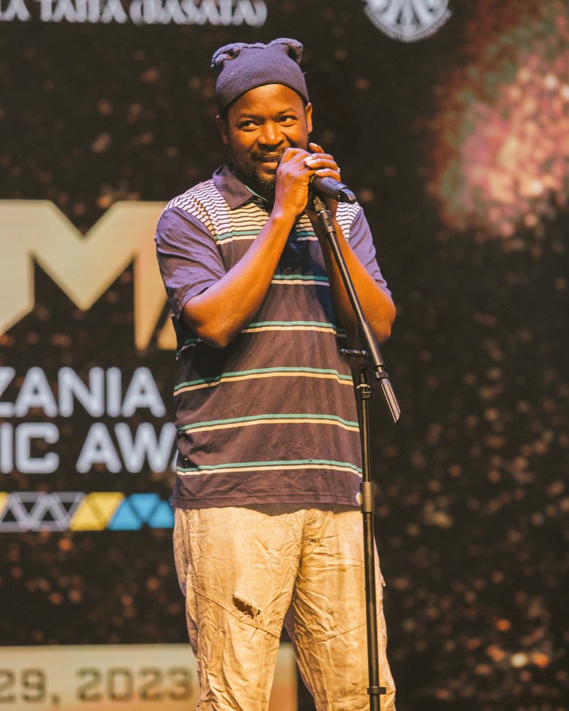 latax_'s tweet photo. "Ni rahisi kuigiza maisha ya kitajiri, lakini sio kuigiza maisha ya walalahoi"  Majizzo https://t.co/o5AbmYCLr9
