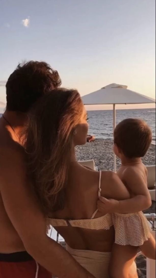 himauzumk's tweet photo. family. https://t.co/3OxqgRscSG