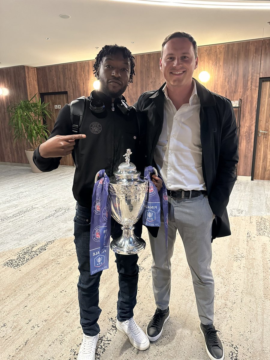 dmih91's tweet photo. Warren er cupmester i Frankrike🥇🇫🇷 Takknemlig for reisen vi har hatt til nå og gleder meg til fortsettelsen📈 https://t.co/FpI8QosJJr