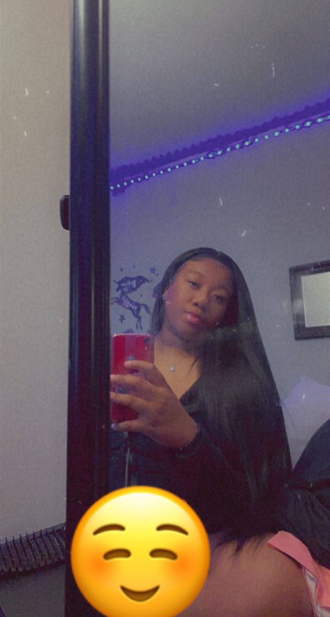 ion know mirror pics gone do it for me everytime 🫠 .