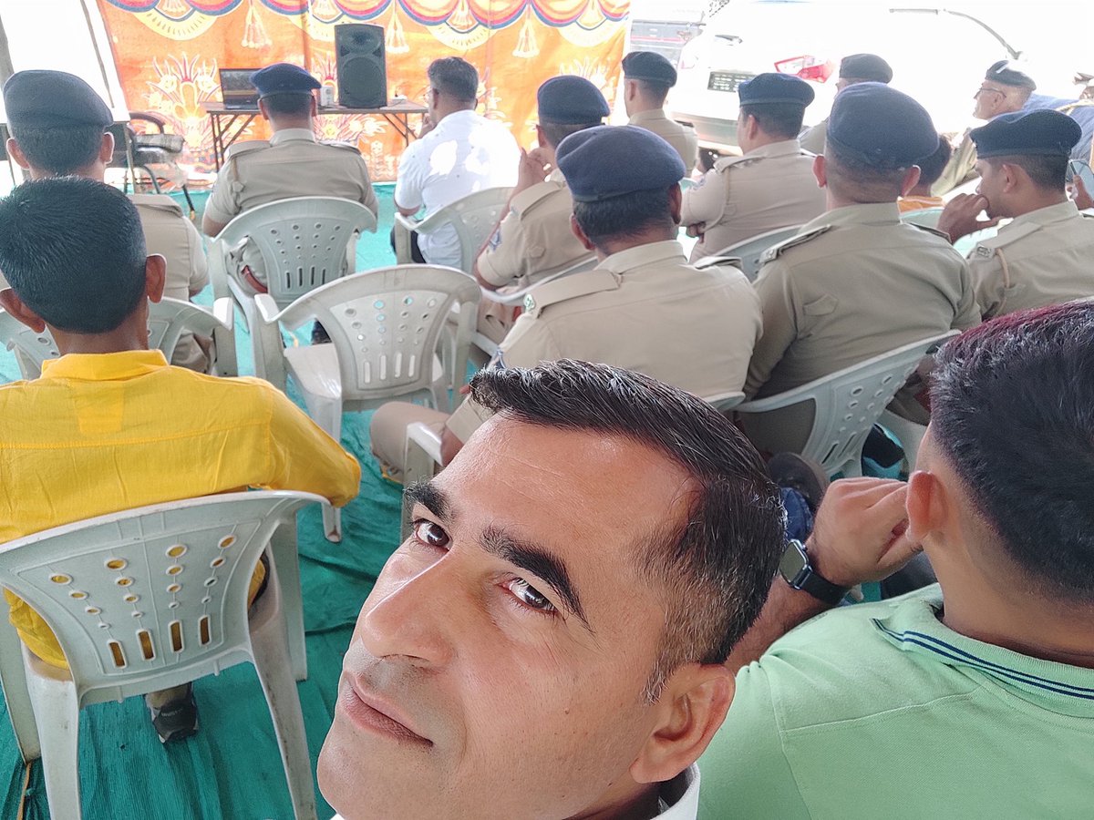 ah11175's tweet photo. મેન કી બાત https://t.co/7PZqB1m0Mb