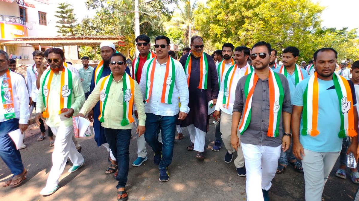 YadawadAltaf's tweet photo. ಇಂದು  ದಿನಾಂಕ 30-4-2023 ರವಿವಾರ ಮುಂಜಾನೆ 7:30 ಗಂಟೆಗೆ  ಸೆಕ್ಟರ್ ನಂಬರ್ 28 ಹಾಗೂ  15ನಲ್ಲಿ  ಕಾಂಗ್ರೆಸ್ ಪಕ್ಷದ ಅಭ್ಯರ್ಥಿಯಾದ ಶ್ರೀ ಎಚ್ ವೈ ಮೇಟಿ ಸಾಹೇಬ್ರು ಪರವಾಗಿ ಪ್ರಚಾರ ,(ಮತಯಾಚನೆ) ಮಾಡಲಾಯಿತು. @DKShivakumar @siddaramaiah @utkhader @BZZameerAhmed @24Bagalkot @VVKashappanavar @EitiRakshita https://t.co/TUKCZeU1bY