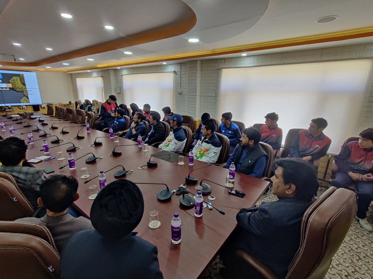 airnewskargil's tweet photo. Special Screening of #100thEpisode of PM @narendramodi's @mannkibaat at Council Secretariat @LAHDC_Kgl organised by CEC @FerozKhan_Kgl
National & State Awardees Inmates of SAI Centre Kargil & Members of Young Artist of Kargil
@prasarbharti @airnewsalerts @DDNewslive @ddnewsladakh https://t.co/udzjwliNMQ