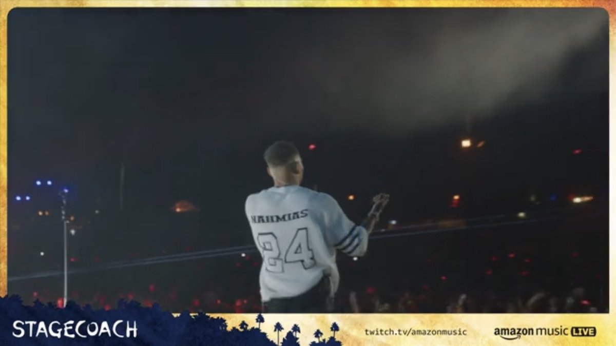 nabarnes's tweet photo. Anyone ever ran with the wrong crowd at the wrong time? @kanebrown is owning that stage!! #OneThingRight https://t.co/MaTd9pjEjM