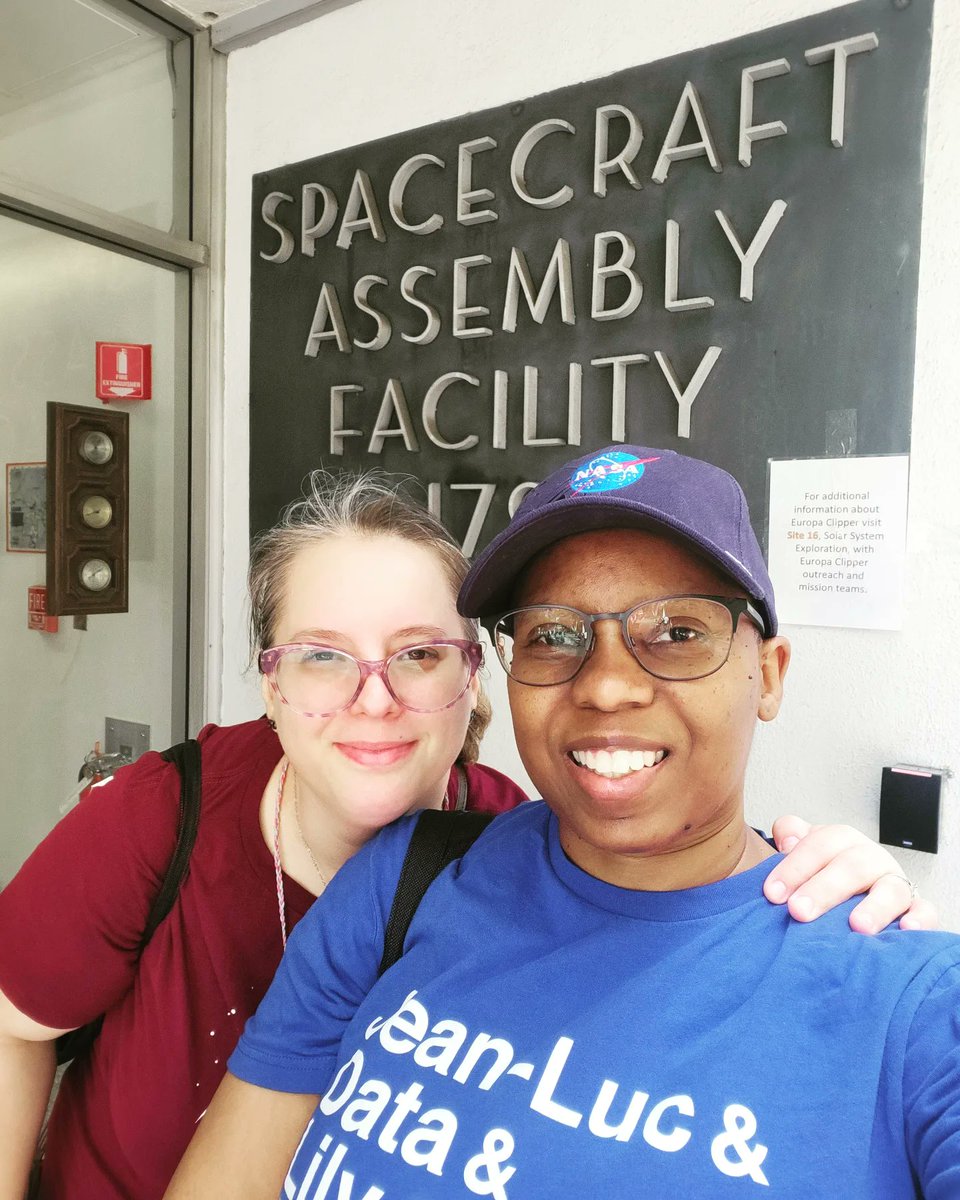 lmlewis517's tweet photo. Had fun at the @NASAJPL #ExploreJPL event today. Capped it off with a visit to the Spacecraft Assembly Facility where we saw the #EuropaClipper being put together! https://t.co/4YglfLYpJ5