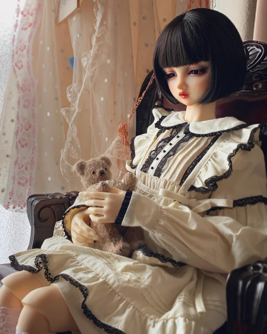 ちびくまのサイズをみるために、ゴールデンウィークなのに摩矢ちゃんにバイトしてもらう。 面倒くさそうな感じが可愛過ぎる。 #S_chinomake