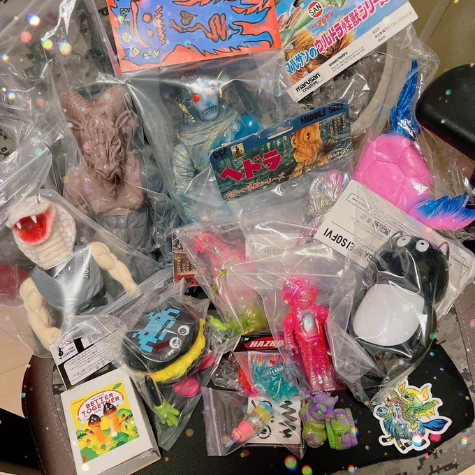スーフェスから帰宅してソフビ眺めて一段落しました!お昼寝します。素敵なソフビを作ってくれたクリエイターの皆様に感謝しつつ…スヤァ