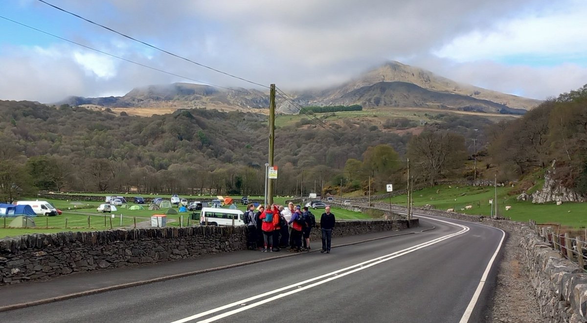 Great to see this yesterday morning, many of our guests using the S1 and T10 bus services 👍Hopefully things will be better at Pen y Pass and Ogwen this weekend compared to Easter #eryri