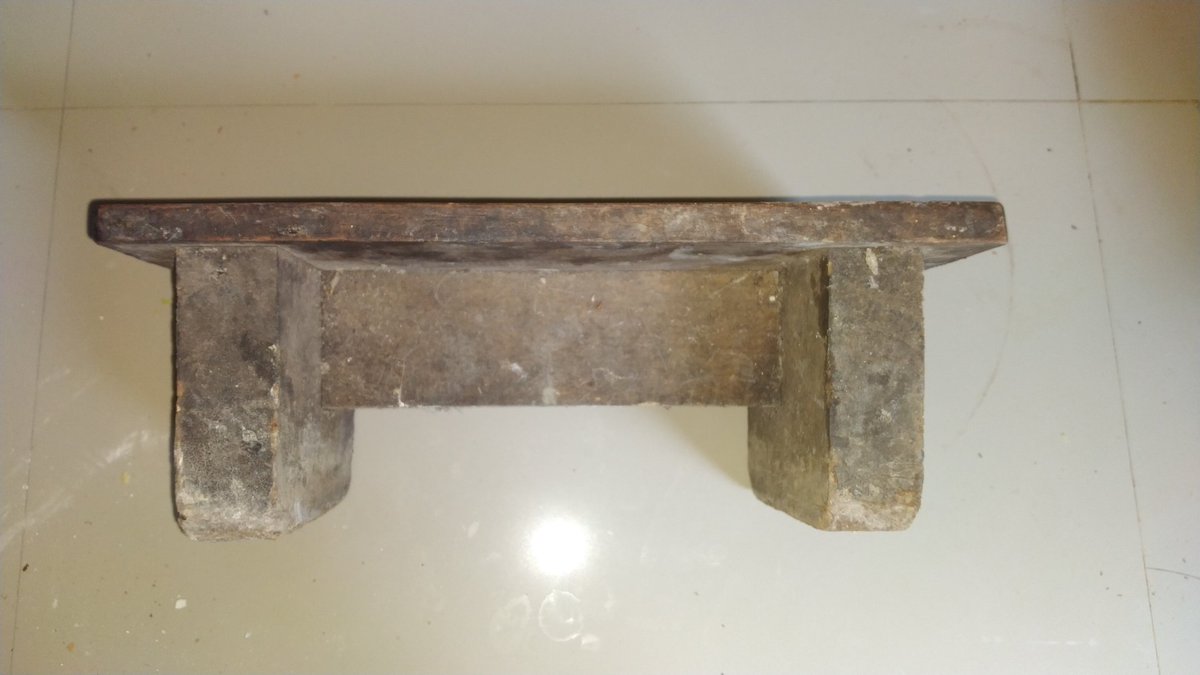 Idola generasi Z....
Jungkok...