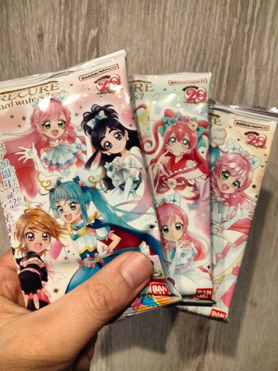 sumolover2022's tweet photo. どこも売り切れで諦めていたのに、たまたま行ったGEOにあったー😆

#プリキュアウエハース 
#子育て https://t.co/Lt1DEjY4W2