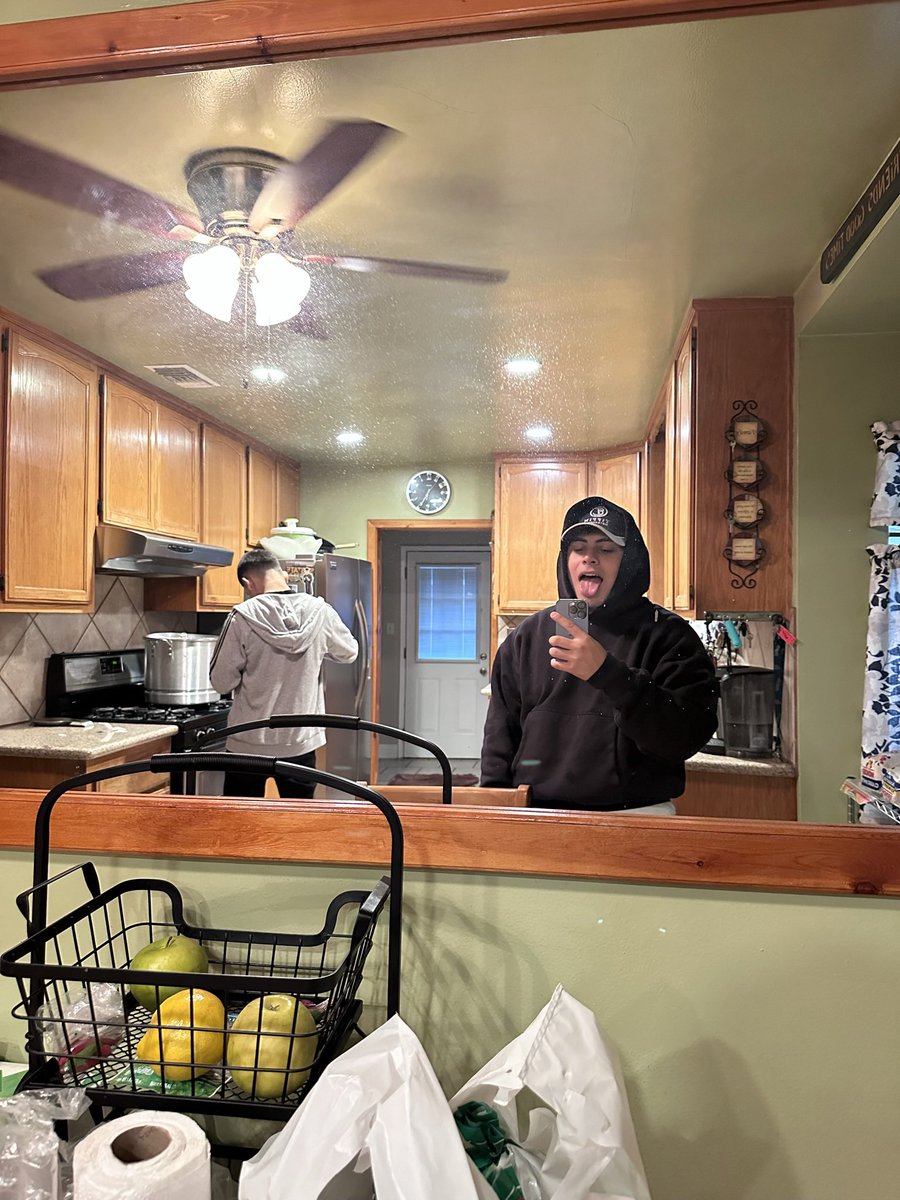 itsdrewbies's tweet photo. ¯\_(ツ)_/¯ https://t.co/BAsT2j511e