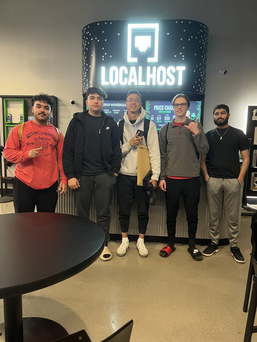 GGs to everyone at North Brunswick NSG Lan! It feels great finally winning a lan after a few tries with the boys @vroommax_ @GodsanityFPS <a href="/Hippityval/">Hippity</a>