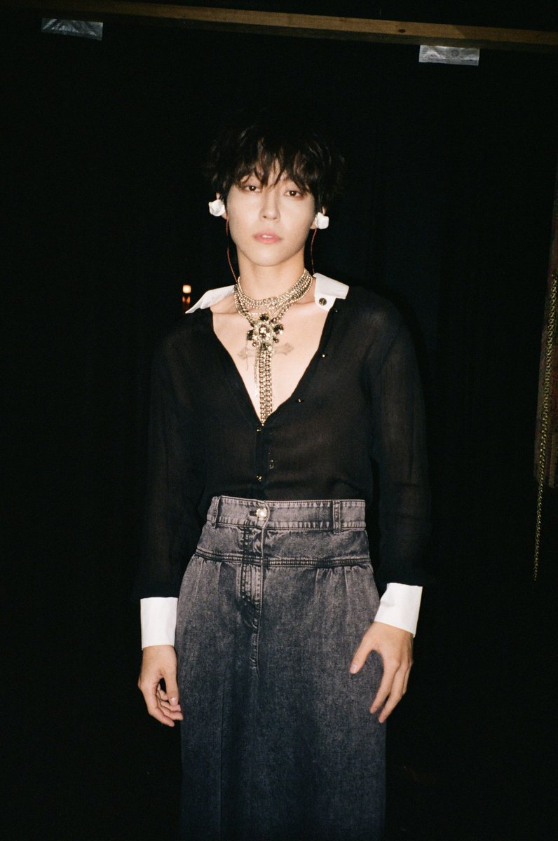 TheroseFansMex's tweet photo. Woosung con @CHANEL  mo debilidad @woosungofficial https://t.co/5HrqeIrYtq