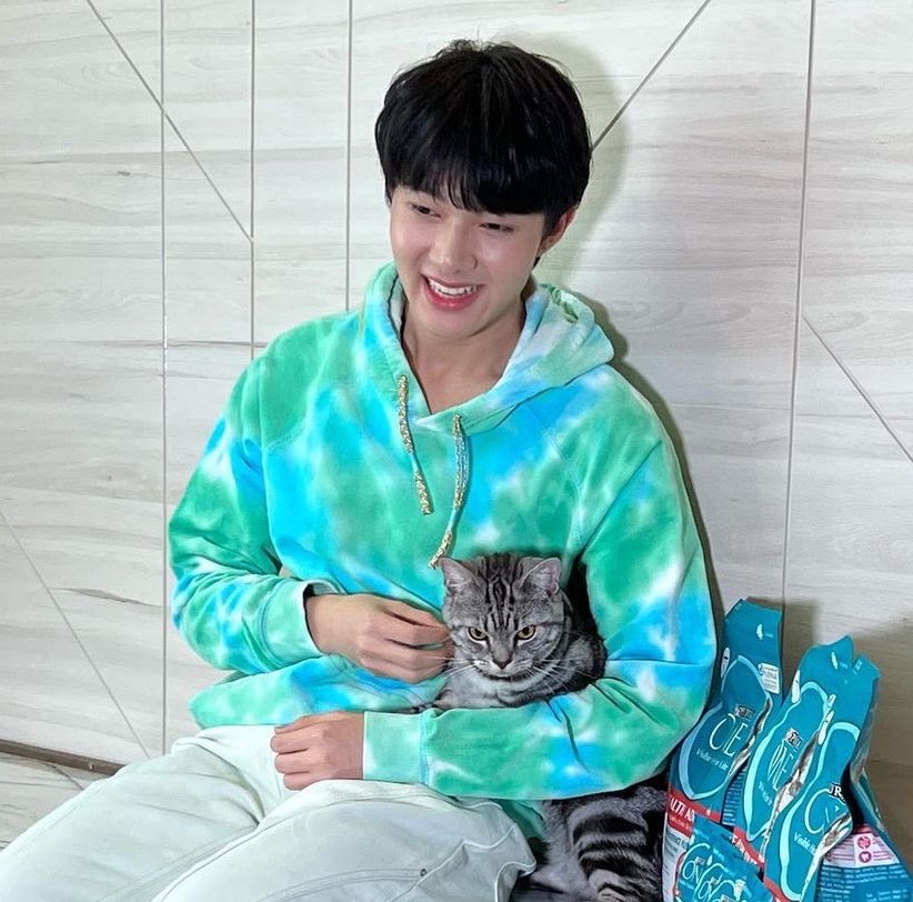 mumeowcwr's tweet photo. รู้ว่าไม่รักกันแต่หน้ากล้องช่วยๆแก้งรักกันหน่อยก็ได้55555555555555
55555555555555555 https://t.co/PITqDMjgV4