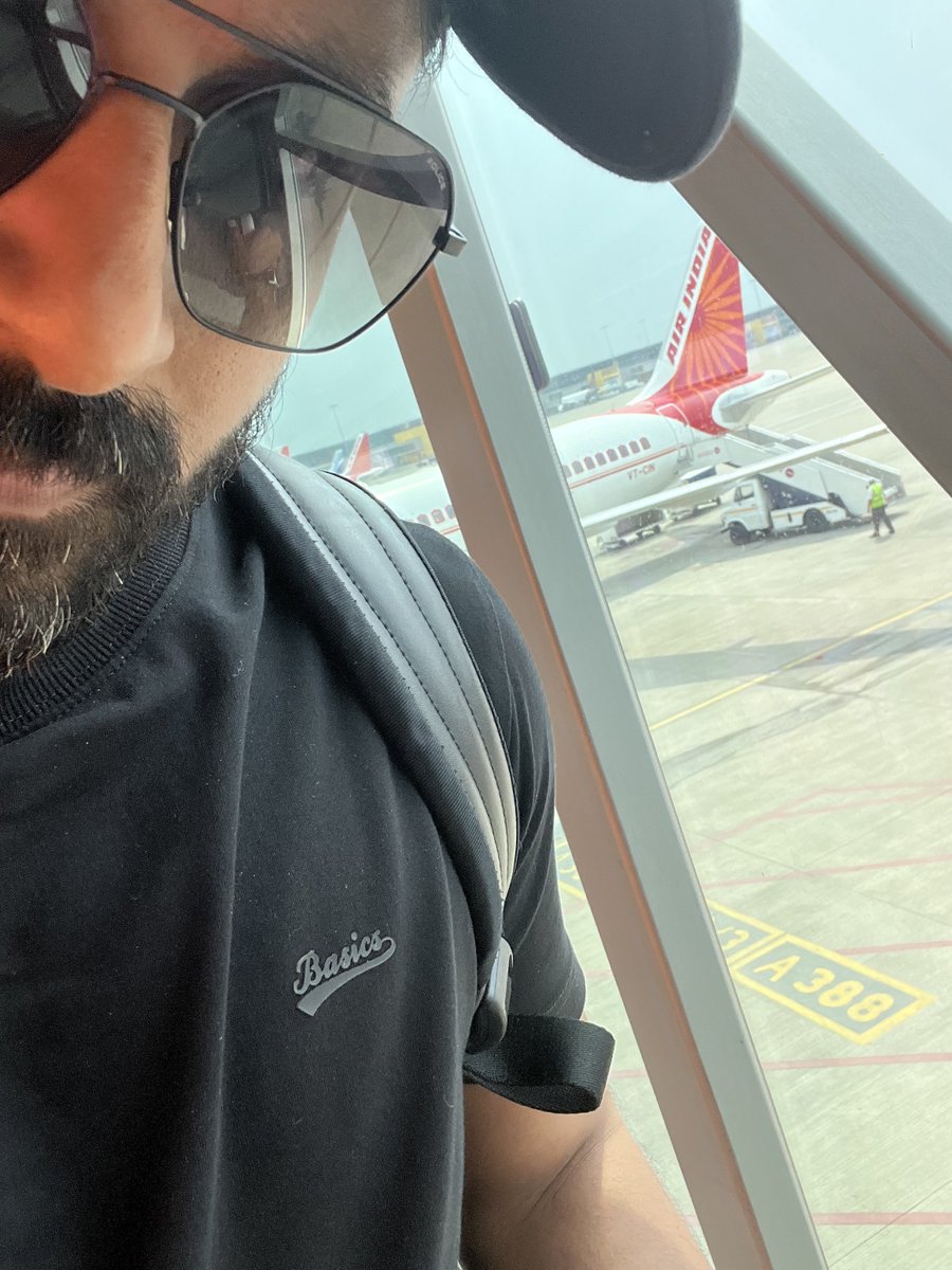 Siva_Kartikeyan's tweet photo. My dear brothers and sisters,
I am taking a break from twitter for a while.
Take care, and i will be back soon 👍😊

P.S: All updates on the films will be shared here by my team. https://t.co/Nf4fdqXRTy