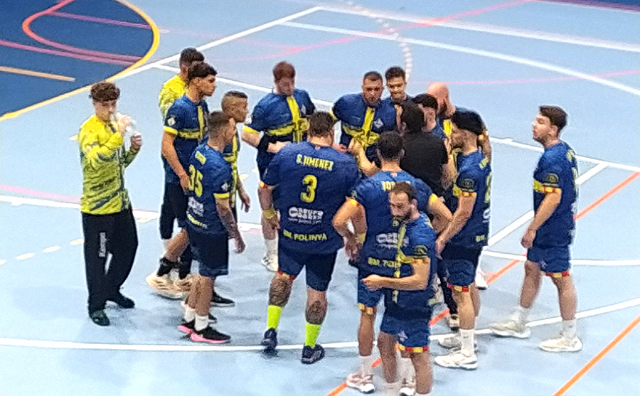 CatHandbol's tweet photo. El @bmpolinya guanya a un gran @HandbolCornella i aconsegueix l'ascens a #LligaCatH, després d'un partit jugat enmig d'un ambient sensacional. https://t.co/Co8L3dVX0u