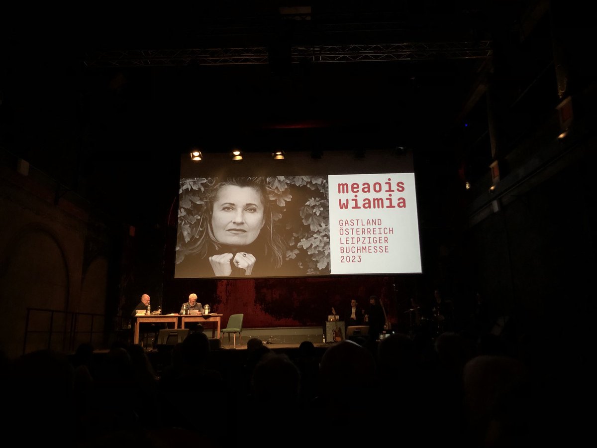 MandyWeigel16's tweet photo. Late Night vom Feinsten in Leipzig. #Grissemann u. #Stermann - die Moderatoren von „Willkommen Österreich“ - haben d. Publikum österr. Literatur + Eigenheiten näher gebracht. Phantastische Unterhaltung im alten Jugendstil-Saal. Auch d. Thomas-Bernhard-Programm zuvor war 👍 #lbm23 https://t.co/glLx3h8JDZ