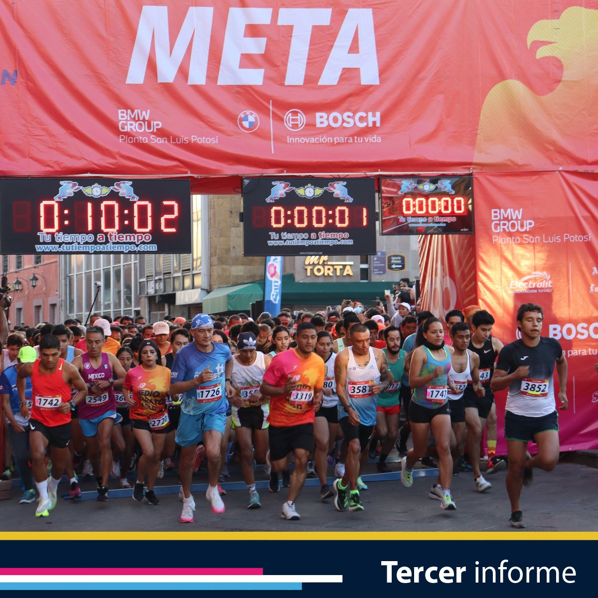LaUASLP's tweet photo. 🟨 Luego de dos años de suspensión por pandemia, vuelve a las calles el Medio Maratón Atlético Universitario “100 años de excelencia” que en su edición 39 reunió a más de 7 mil atletas, algunos participaron en las carreras de 10 y 4 kilómetros.
#InformeUASLP 🦅 https://t.co/RbQRWKQxnU