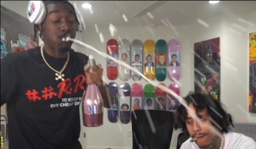 raycondones's tweet photo. 1 MILLION FUCKING SUBS  FUCK EVERYONE WHO DOUBTED!!!!! WE HERE DEO4L https://t.co/XL4VqSwgB5