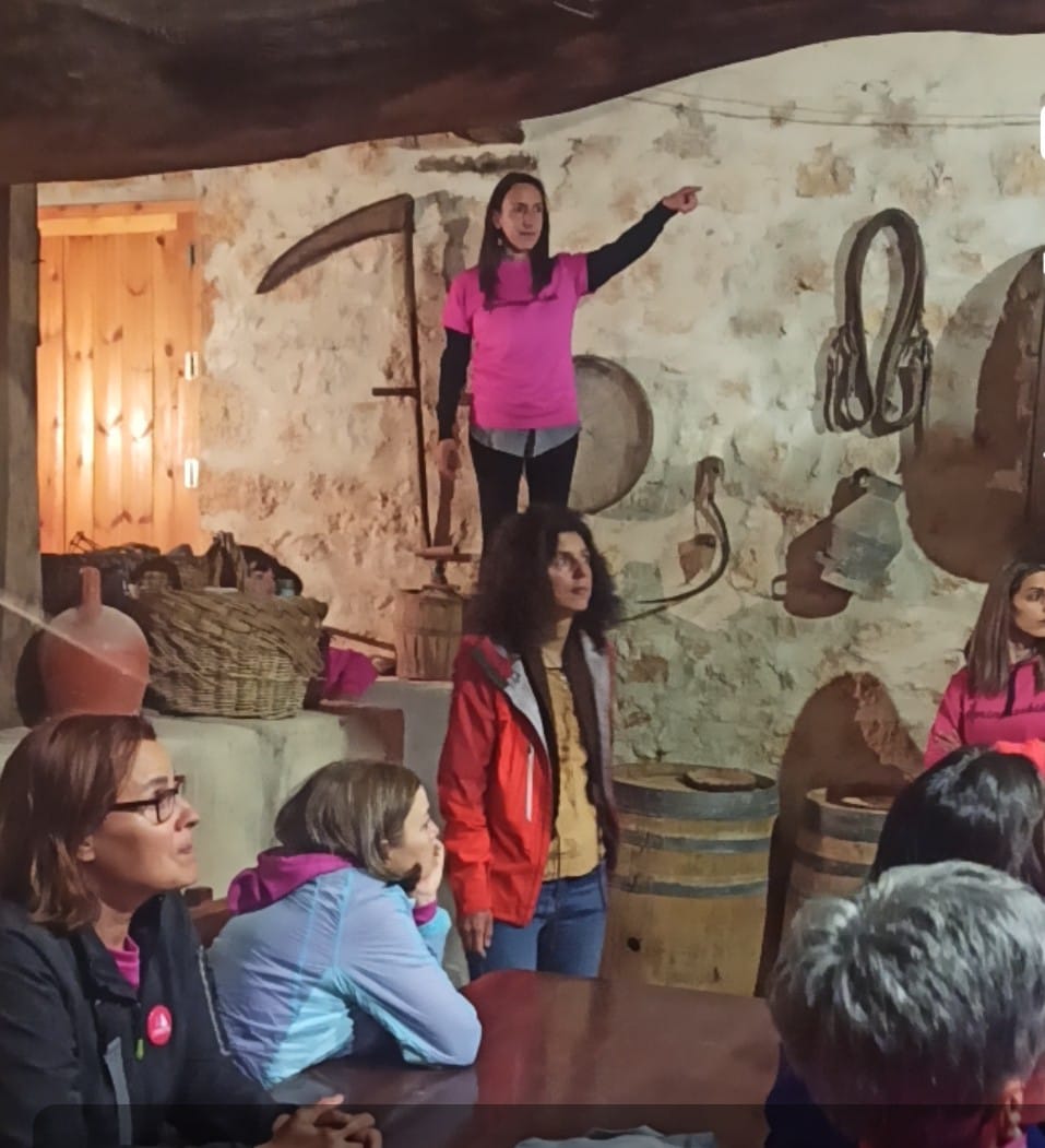 Las <a href="/princessbikes/">Princessbikes</a> llegaron a Caleruega #Burgos. Buen recibimiemto de la alcaldesa y del mismísimo Campeador #ruralprincess #camimodelcid <a href="/fademur/">FADEMUR</a> <a href="/caleruega/">Caleruega</a>