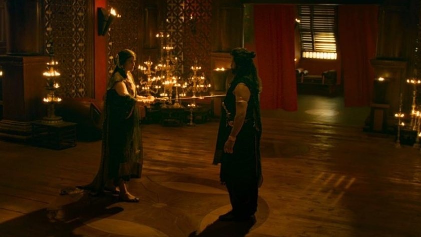 iya_shini's tweet photo. The way Maniratnam portrays Aditha Karikalan and Nandhini in this scene is pure magic. https://t.co/C6iPsW1h1y