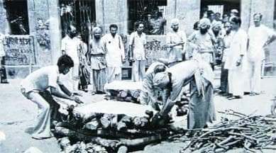 KrishanuOnline's tweet photo. 30 April 1982,remembering the #anandamarga massacre at #Kashba #Bijonsetu,where 16 Sadhus & one Sadhvi were killed & burnt in broad daylight by communist leaders with not even a single arrest done till date.
@tathagata2 @abhijitmajumder @TajinderBagga @raniroyrocky @me_sourish_ https://t.co/hjqgXCToow