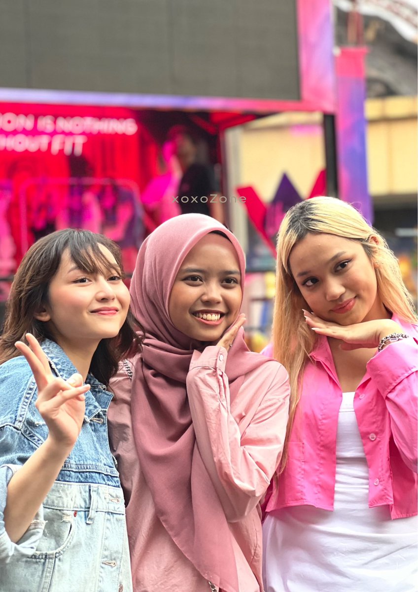 zonexoxoNE's tweet photo. 230429 | X��NE 

ENNIEX 💋 https://t.co/4NCPa3UTzS
